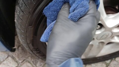 How to wash your car wheels with very little water 💦💧🚰