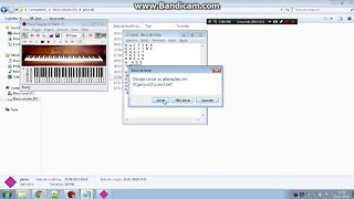 Tocando um Pianinho com um Notebook.