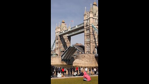 London Tower Bridge Opeaning Gates for Ship