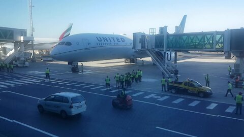 SOUTH AFRICA - Cape Town - First United Airlines nonstop flight from New York to Cape Town (Video) (zwg)