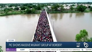 Fact or Fiction: Photo shows massive migrant group at border?