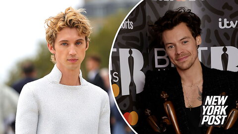 Troye Sivan claims he invited Harry Styles into the bathroom during thier first meeting