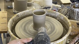 Crackle decoration for pottery