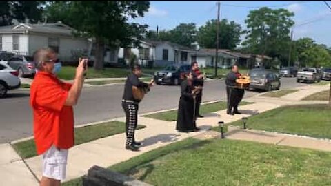 Family hires Mariachi band for grandma's surprise party