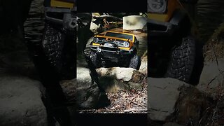 😲RC car through a narrow creek🔥trx4 bronco rc Crawling in Style✨RC car shorts #shorts #rccar #rc