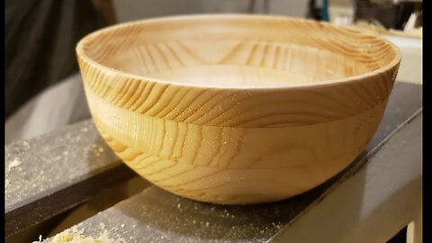 Wood Turning a Segmented Bowl: Beginner Wood Turning Project