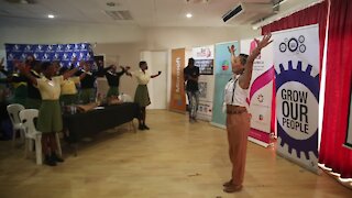 SOUTH AFRICA - Durban - AI in Africa with Umlazi school girls (Video) (EUK)