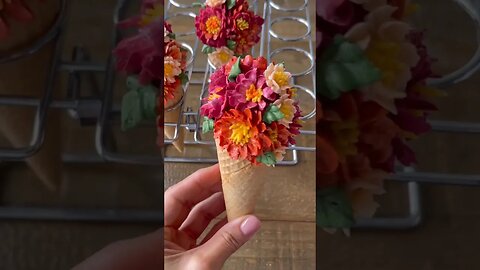 Floral Cake Cone 🌺🌻🌹#trendingshorts #viralvideo #fingerfood