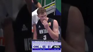 Basketball World Cup, New Zealand players eat on the bench #shorts #basketballworldcup #newzealand