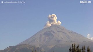 Le Popocatepetl mexicain entre en éruption