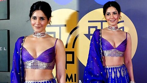 Raashi Khanna Mesmerising Look On The Red Carpet Of Jio Mami Mumbai Film Festival 2023 😍🔥📸