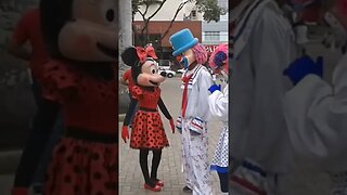 DANÇANDO NA PRAÇA COM FOFÃO, PATATI, FOFONA, MINNIE MOUSE E PALHACIHA DA CARRETA DA ALEGRIA