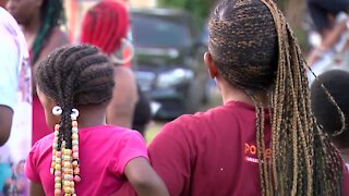 Community gathers for balloon release in honor of K'Mia Simmons