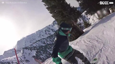 Images impressionnantes d'une séance de snowboard au Kazakhstan