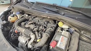 Replacing Engine Air Filter & Cabin Filter Peugeot 208 1.4 HDi 2015 (Diesel)