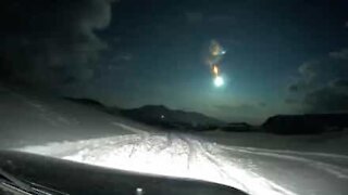 Utroligt: Meteorit lyser op på den libanesiske himmel