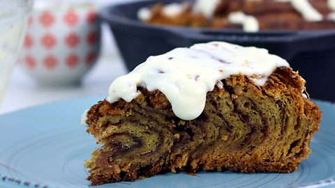 XXL cinnamon roll cake recipe