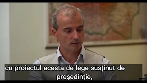 Parca ma uit la filmele de propaganda comunista de pe timpul lui Ceausescu