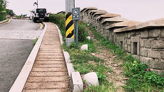 Hiking to the end of the wall at Seoul Korea