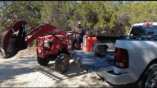 Mahindra 1635L grapple/backhoe greasing