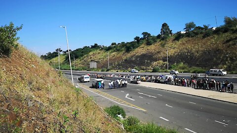 SOUTH AFRICA - Durban - Taxi ploughs into Durban schoolgirls (Videos) (XmZ)