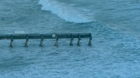 Waves hitting Bathtub Beach
