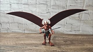 Den Knight Collectibles Episode 85: NECA Gargoyles Brooklyn figure (Unboxing and Review)