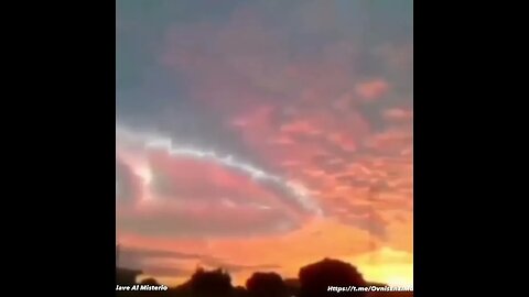 UFO Sighting 🛸 A person captures a Strange Formation of Clouds Morocco 🛸 2023 Disclosure