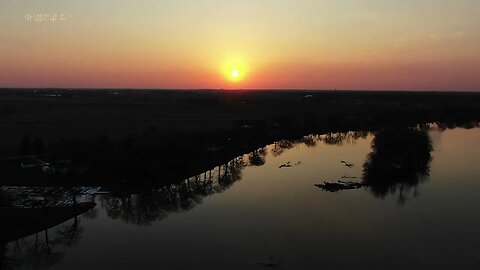 Sunset Flight over the Kankakee River (4K)
