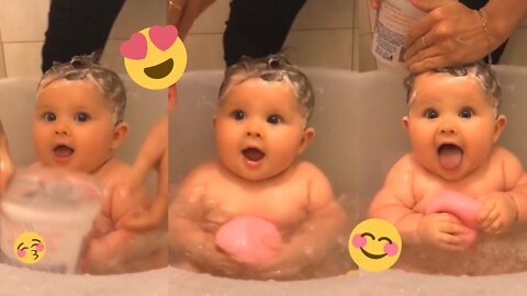 Cute Baby Bathing Cute Complication