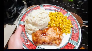 BBQ Chicken Thighs & Creamy Basil Pepper Potatoes 😋 Don't Drool On The Keyboard