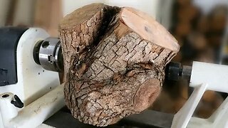 Wood Turning a Crotch Log into a Hollowform