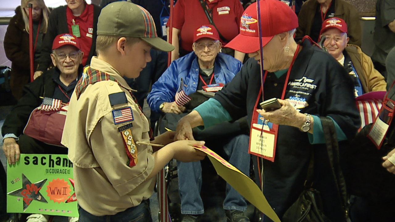 Las Vegas valley veterans welcomed home after Honor Flight to DC