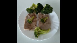 Nutrition - Meal - Tuna Steak and Broccoli!