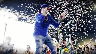 Vanilla Ice - Ice Ice Baby (Live @ Collect-A-Con in Charlotte, NC)