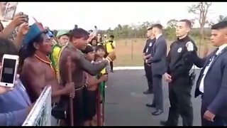 Bolsonaro recebe palavras do Índio Cererê