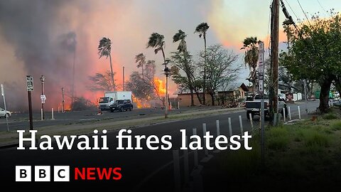New video shows a massive fire raging near homes in Maui, Hawai