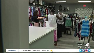 Boutique in Overland Park offers single moms free shopping spree once a month