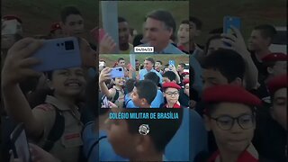 Bolsonaro foi bem recebido no colégio militar em Brasília