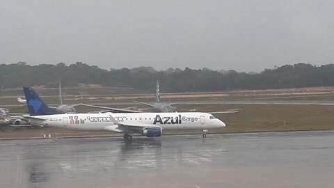 Taxiamento do Embraer 195 PR-AYO e chegada do Airbus A320 PR-MYP em Manaus vindo de Brasília