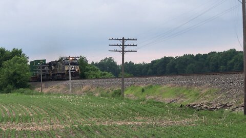 NS 4004 Eastbound Chicago line