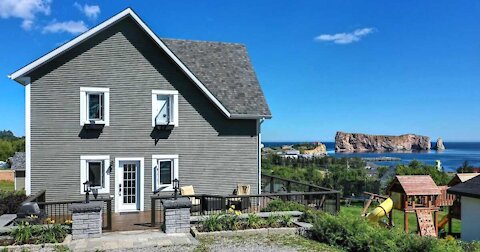 This Quebec Dream House For Sale Has One Of The Best Views In Canada (PHOTOS)