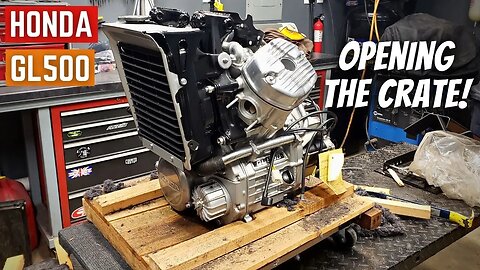 Opening A NEW IN THE CRATE Motorcycle Engine From 1981! Honda Gl500