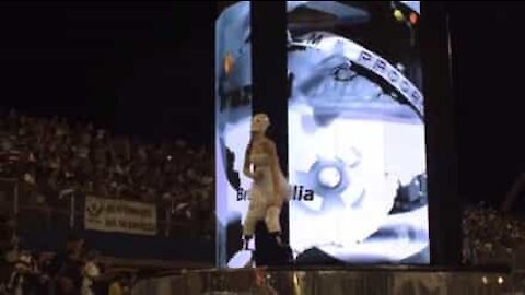 Triatlon-atleten er den første personen med proteser som danser i det brasilianske karnevalet