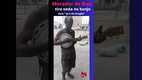 Morador de Rua tocando Banjo talentoso este senhor #shortsviral #pagode #moradorderua