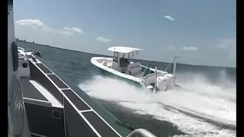 Pinellas deputy jumps onto empty boat going over 40 mph, stops it from running