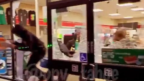 Mob Of Youths Ransack And Loot A 7-Eleven In Sacramento