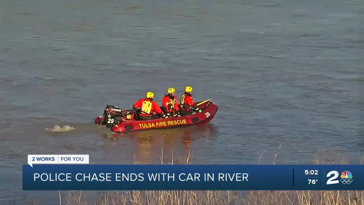Police chase ends with car in river