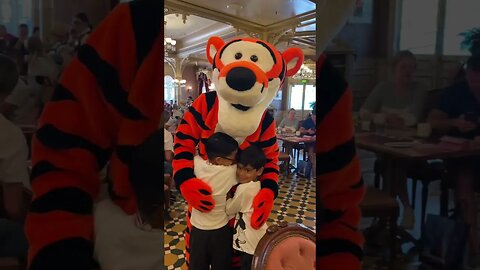 IT’S TIGGER!! Disneyland Paris #shorts