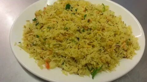 Garlic Fried Rice [Indian Style Recipe] by Hindustani Khana